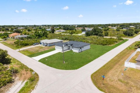 Villa ou maison à vendre à Lehigh Acres, Floride: 3 chambres, 149.2 m2 № 2339379 - photo 24