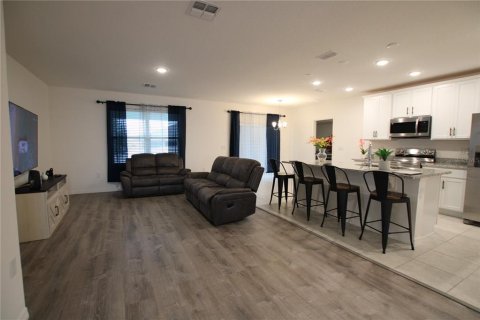 Villa ou maison à vendre à Haines City, Floride: 3 chambres, 172.05 m2 № 2318445 - photo 4
