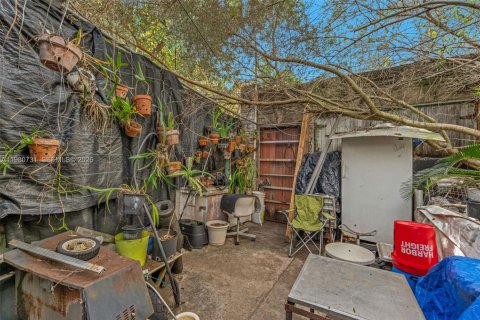 House in Miami, Florida 2 bedrooms, 125.79 sq.m. № 2043942 - photo 14