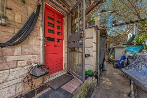 House in Miami, Florida 2 bedrooms, 125.79 sq.m. № 2043942 - photo 4