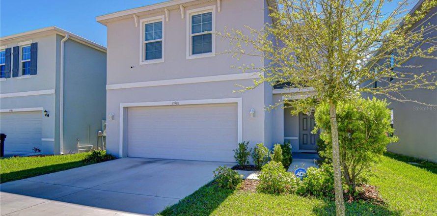 House in Odessa, Florida 4 bedrooms, 209.96 sq.m. № 2121987
