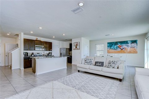 House in Odessa, Florida 4 bedrooms, 209.96 sq.m. № 2121987 - photo 16