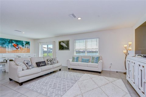 House in Odessa, Florida 4 bedrooms, 209.96 sq.m. № 2121987 - photo 17