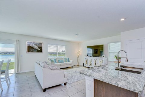 House in Odessa, Florida 4 bedrooms, 209.96 sq.m. № 2121987 - photo 7