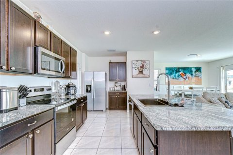 House in Odessa, Florida 4 bedrooms, 209.96 sq.m. № 2121987 - photo 11