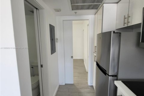 Copropriété à louer à Miami Beach, Floride: 1 chambre, 36.32 m2 № 1897019 - photo 4