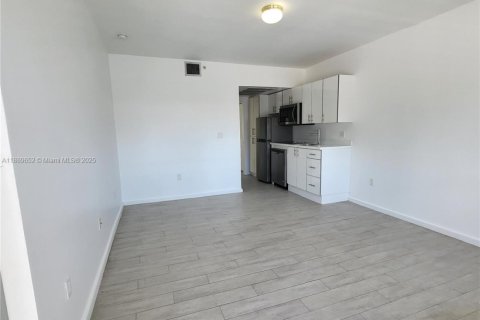 Copropriété à louer à Miami Beach, Floride: 1 chambre, 36.32 m2 № 1897019 - photo 1