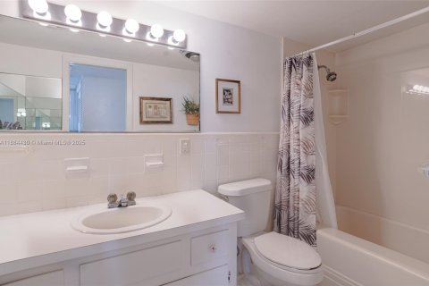 Copropriété à louer à Pompano Beach, Floride: 2 chambres, 120.77 m2 № 2169553 - photo 10