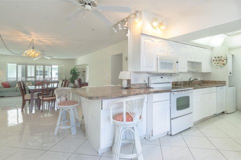Copropriété à louer à Pompano Beach, Floride: 2 chambres, 120.77 m2 № 2169553 - photo 4