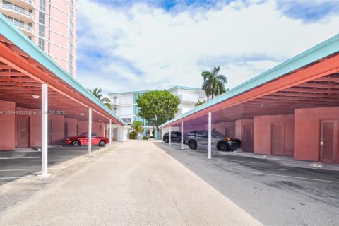 Copropriété à louer à Pompano Beach, Floride: 2 chambres, 120.77 m2 № 2169553 - photo 15