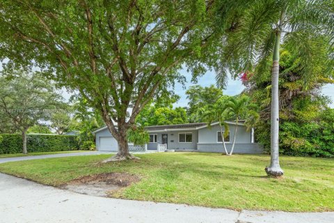 House in South Miami, Florida 3 bedrooms, 159.79 sq.m. № 1889531 - photo 22