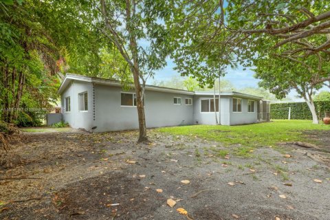House in South Miami, Florida 3 bedrooms, 159.79 sq.m. № 1889531 - photo 20
