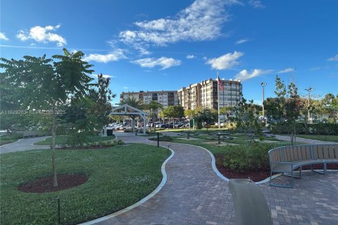 Condominio en venta en Pembroke Pines, Florida, 1 dormitorio, 68.75 m2 № 2034232 - foto 26