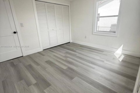 House in Miami Gardens, Florida 3 bedrooms, 100.71 sq.m. № 2049938 - photo 13