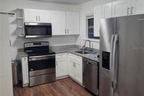 Villa ou maison à louer à Saint Petersburg, Floride: 3 chambres, 81.01 m2 № 1884063 - photo 4