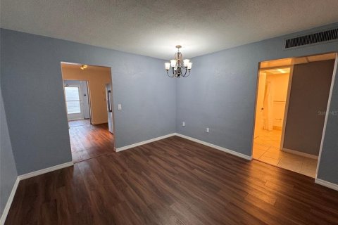 Condo in Saint Petersburg, Florida, 2 bedrooms № 2232623 - photo 6
