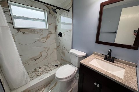 Condo in Saint Petersburg, Florida, 2 bedrooms № 2232623 - photo 9