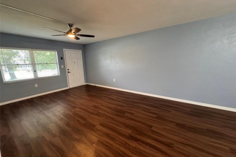 Condo in Saint Petersburg, Florida, 2 bedrooms № 2232623 - photo 5