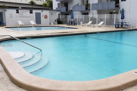 Condominio en venta en Miami, Florida, 2 dormitorios, 80.45 m2 № 1867010 - foto 4