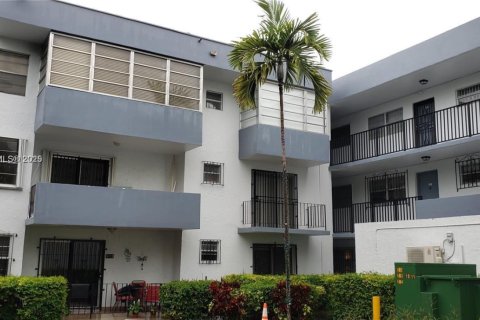 Condominio en venta en Miami, Florida, 2 dormitorios, 80.45 m2 № 1867010 - foto 1