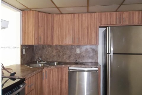 Condo in Hallandale Beach, Florida, 1 bedroom  № 1995529