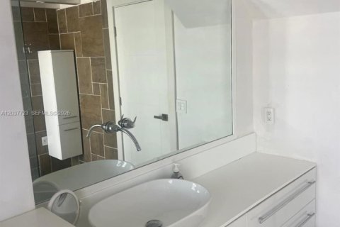 House in Weston, Florida 3 bedrooms, 165.18 sq.m. № 2086512 - photo 17