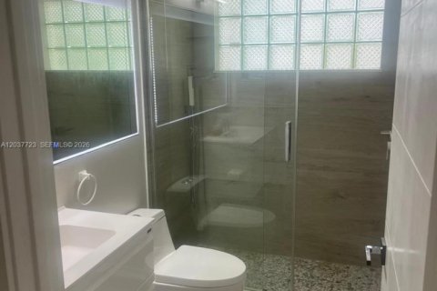 House in Weston, Florida 3 bedrooms, 165.18 sq.m. № 2086512 - photo 23