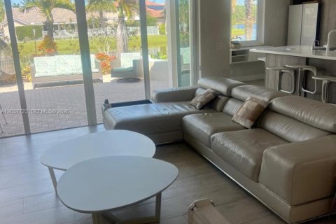 House in Weston, Florida 3 bedrooms, 165.18 sq.m. № 2086512 - photo 9
