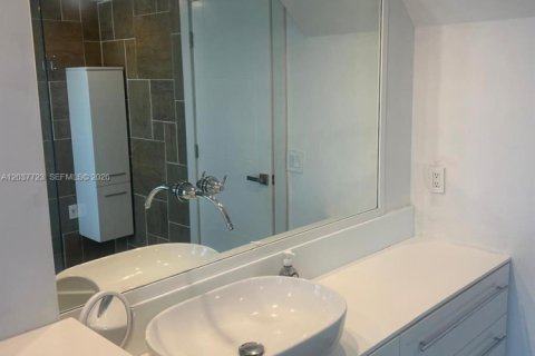 House in Weston, Florida 3 bedrooms, 165.18 sq.m. № 2086512 - photo 20