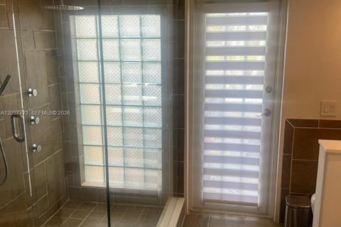 House in Weston, Florida 3 bedrooms, 165.18 sq.m. № 2086512 - photo 22