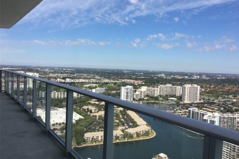Condominio en venta en Hollywood, Florida, 1 dormitorio, 80.73 m2 № 1957615 - foto 3