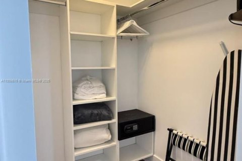 Condominio en venta en Hollywood, Florida, 1 dormitorio, 80.73 m2 № 1957615 - foto 19