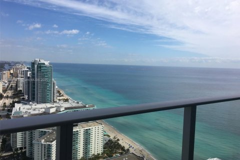 Condominio en venta en Hollywood, Florida, 1 dormitorio, 80.73 m2 № 1957615 - foto 5