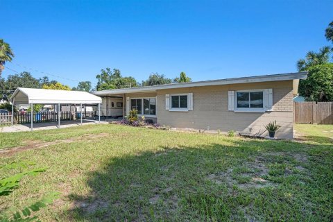 House in Brandon, Florida 3 bedrooms, 109.25 sq.m. № 1916821 - photo 3