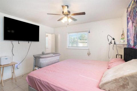 House in Brandon, Florida 3 bedrooms, 109.25 sq.m. № 1916821 - photo 15