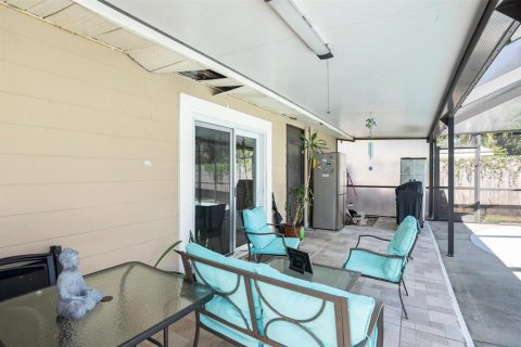 House in Brandon, Florida 3 bedrooms, 109.25 sq.m. № 1916821 - photo 23