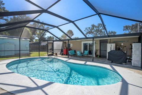 House in Brandon, Florida 3 bedrooms, 109.25 sq.m. № 1916821 - photo 26