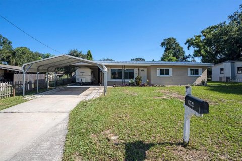 House in Brandon, Florida 3 bedrooms, 109.25 sq.m. № 1916821 - photo 1