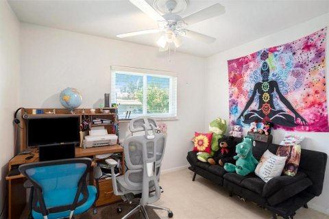House in Brandon, Florida 3 bedrooms, 109.25 sq.m. № 1916821 - photo 13