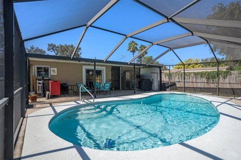 House in Brandon, Florida 3 bedrooms, 109.25 sq.m. № 1916821 - photo 25