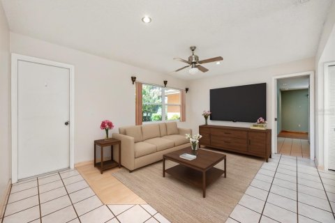 Villa ou maison à vendre à Altamonte Springs, Floride: 4 chambres, 171.78 m2 № 1893688 - photo 5