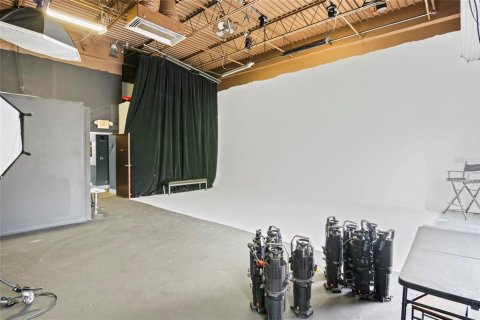 Propiedad comercial en alquiler en Orlando, Florida, 153.29 m2 № 2236119 - foto 10