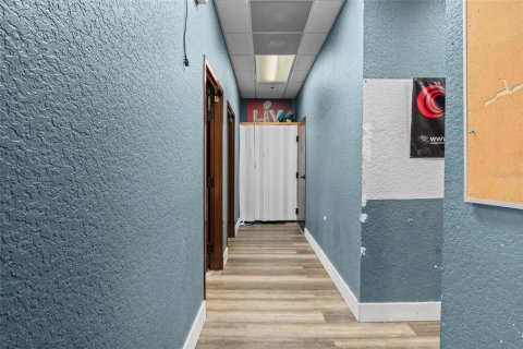 Propiedad comercial en alquiler en Orlando, Florida, 153.29 m2 № 2236119 - foto 11