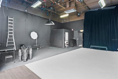 Propiedad comercial en alquiler en Orlando, Florida, 153.29 m2 № 2236119 - foto 4