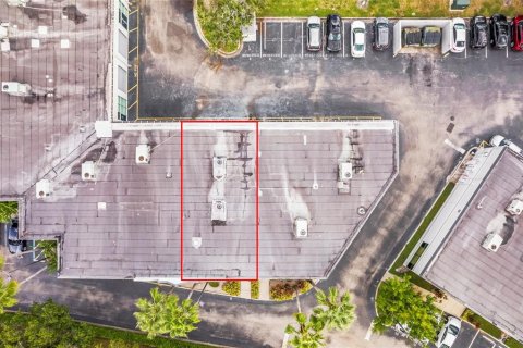 Propiedad comercial en alquiler en Orlando, Florida, 153.29 m2 № 2236119 - foto 18