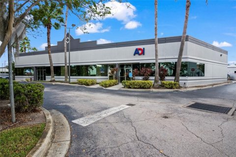 Propiedad comercial en alquiler en Orlando, Florida, 153.29 m2 № 2236119 - foto 20