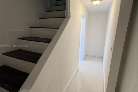 Casa en alquiler en Miami, Florida, 2 dormitorios, 139.26 m2 № 2072434 - foto 6