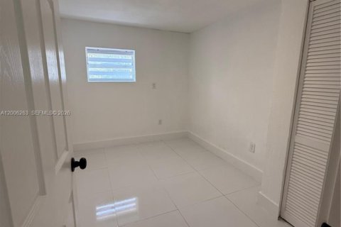 Casa en alquiler en Miami, Florida, 2 dormitorios, 139.26 m2 № 2072434 - foto 11