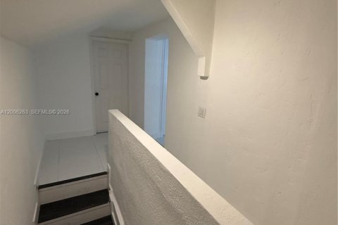 Casa en alquiler en Miami, Florida, 2 dormitorios, 139.26 m2 № 2072434 - foto 8