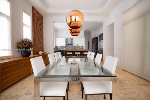 House in Parkland, Florida 5 bedrooms, 291.99 sq.m. № 2014833 - photo 17